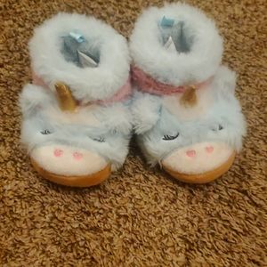 Size 5 unicorn fluffy slippers